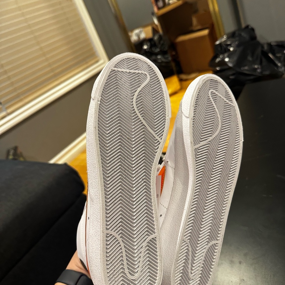 Nike Blazers - Picture 6 of 7